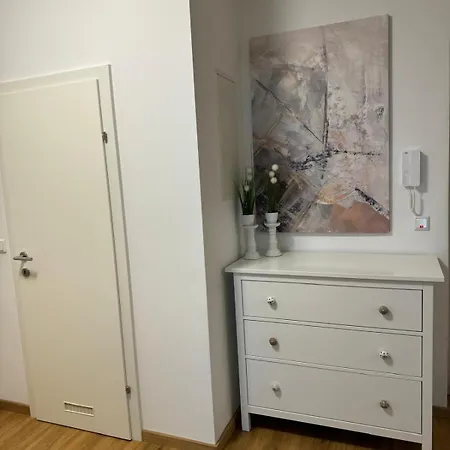 Elegant In Location Graz-free Parking * 그라츠